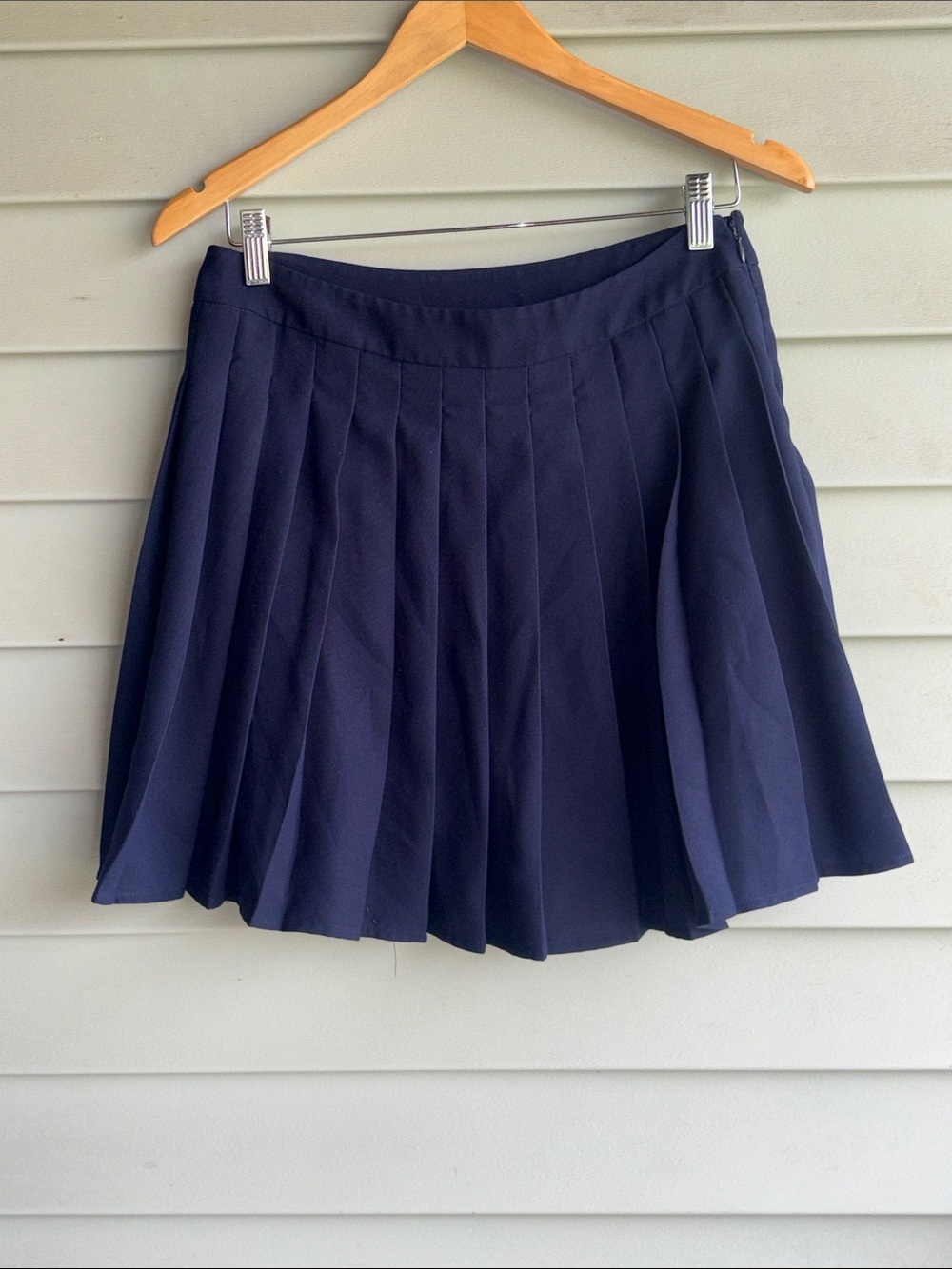 Tuckernuck Navy Pleated Mini Skirt. Size medium